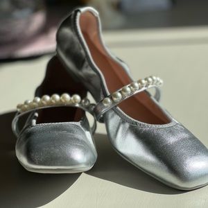 Stuart Weitzman Goldie Ballet Flat